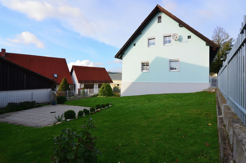 Cozy Holiday Home in Stadlern near Ski Slopes — 4-Star Luxury Hotel in Schonsee, Germany