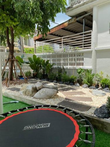 Cheap house 7min next to BTS Kasetsart 5 bedroom