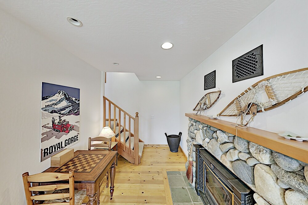 Tahoe Donner Luxury Sleeps 14 Hot tub 3100 sqft - photo 26