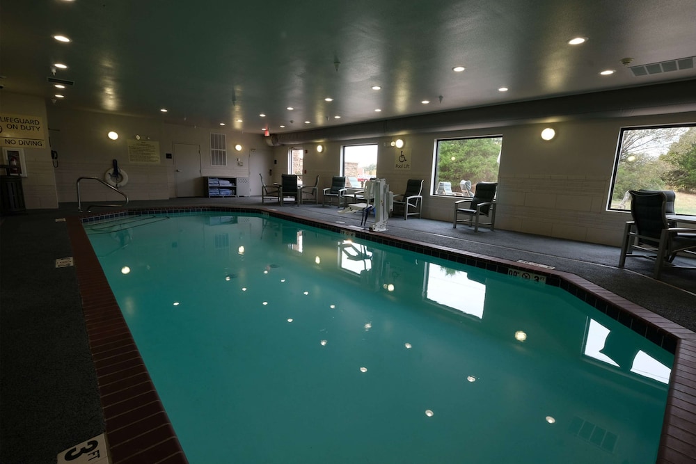 Hampton Inn Searcy - photo 9