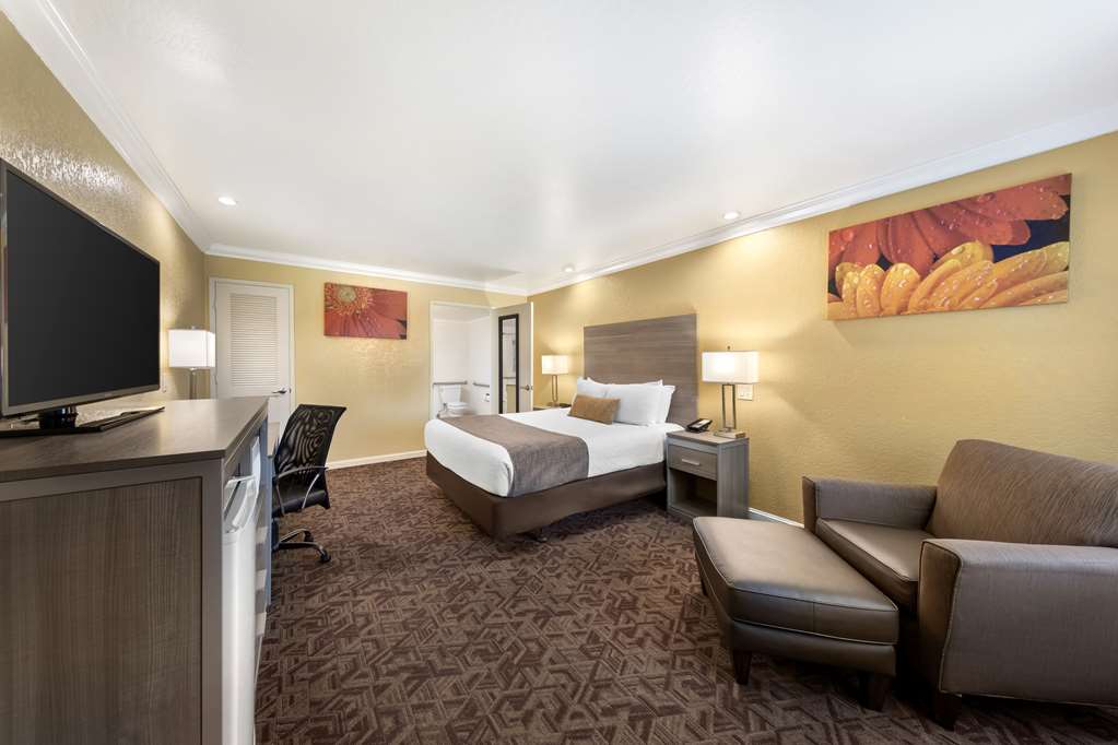 Best Western Hanford Inn - photo 21