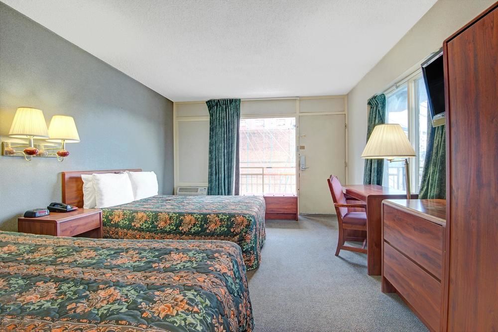 Knights Inn Wheeling - photo 5