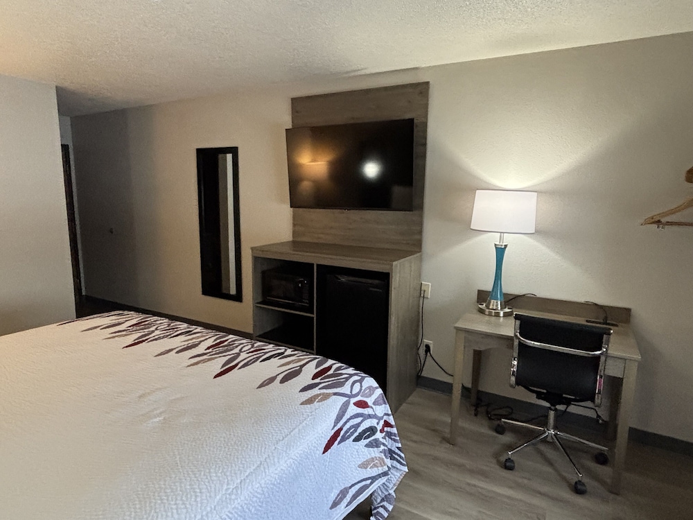 Super 8 by Wyndham Hammond North - photo 16