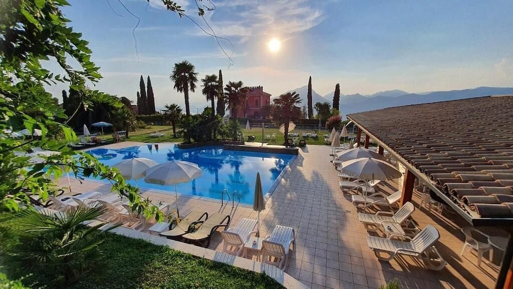 Hotel Diana — hotel in San Zeno Di Montagna