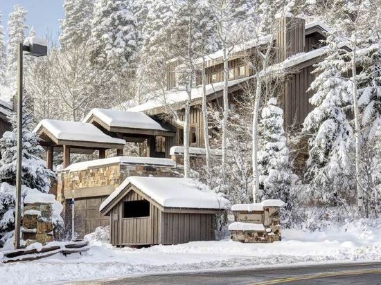 La Maconneire by Alpine Ski Properties in Bridgeport, United States