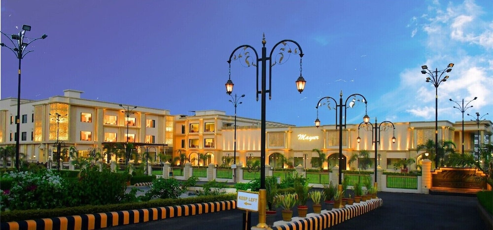 Mayur Hotel & Resort in Sitapur, India