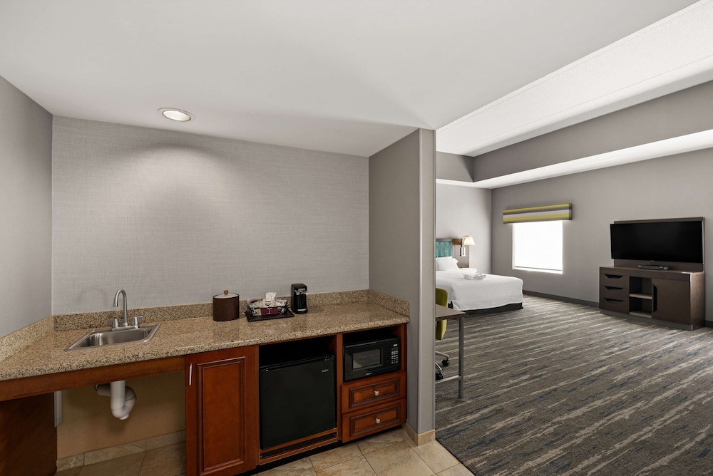 Hampton Inn & Suites Poughkeepsie - photo 25
