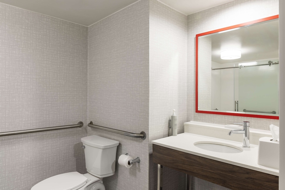 Hampton Inn Athens - photo 20