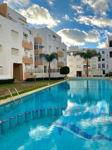 Résidence Achakar Hill Élégant Appartement avec Piscines — 4-Star Luxury Hotel in Tangier, Morocco