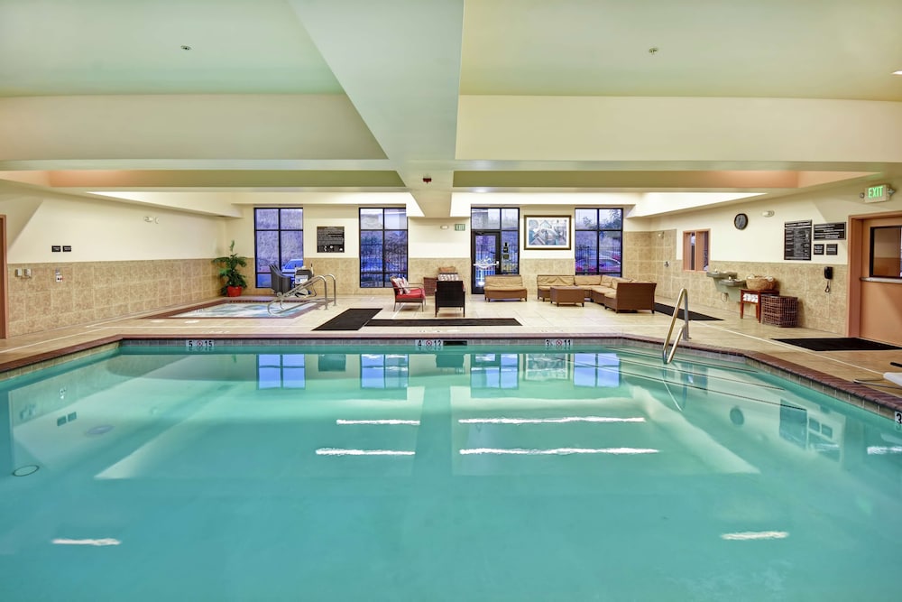 Hampton Inn & Suites Folsom - photo 43