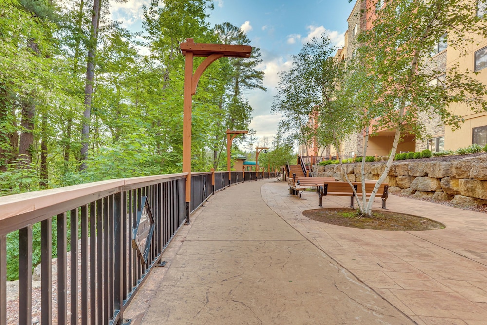 Wisconsin Dells Resort Condo w 2 Fireplaces - photo 21