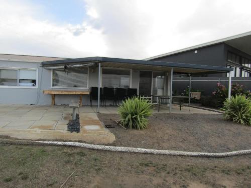21 Black Point - carbon neutral hotel in Unknown City