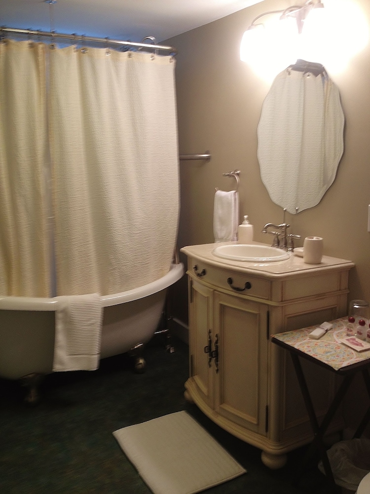 Coach Stop Inn - photo 13