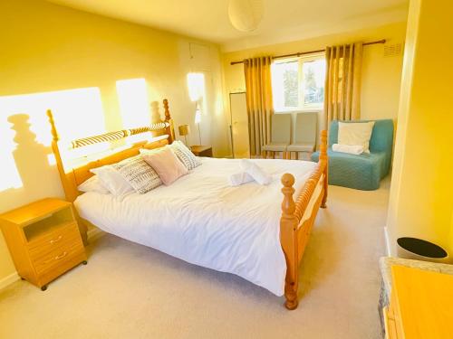 St Ives King Bed Cosy Home Parking Fast Wi Fi — 4-Star Luxury Hotel in St Ives, United Kingdom