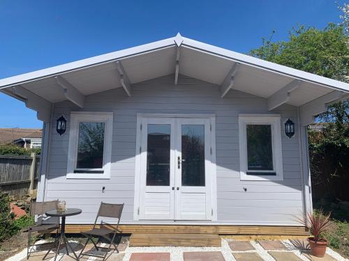 Bijou Bunker - carbon neutral hotel in Whitstable