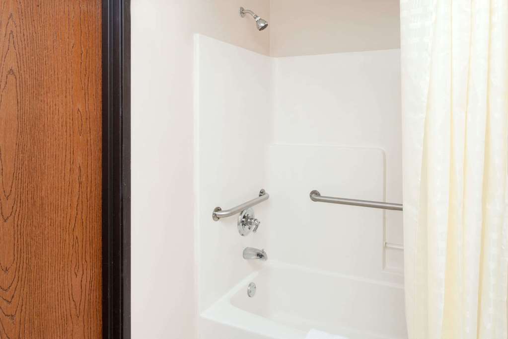 Baymont by Wyndham Chicago Calumet City - photo 14