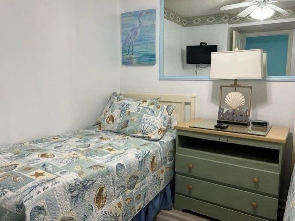 Royal Garden Resort 602 2 Bedroom Condo by RedAwning - photo 6