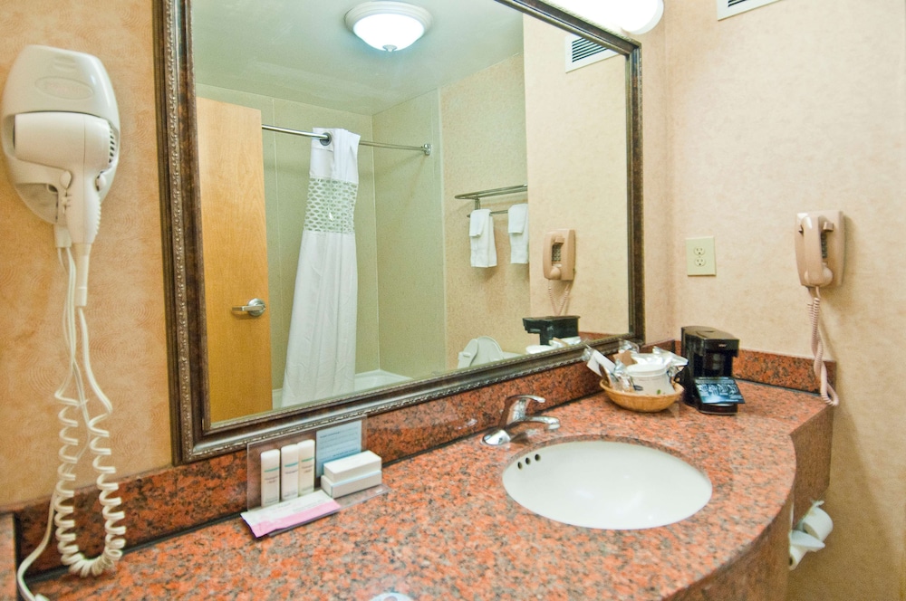 Hampton Inn Canton - photo 37
