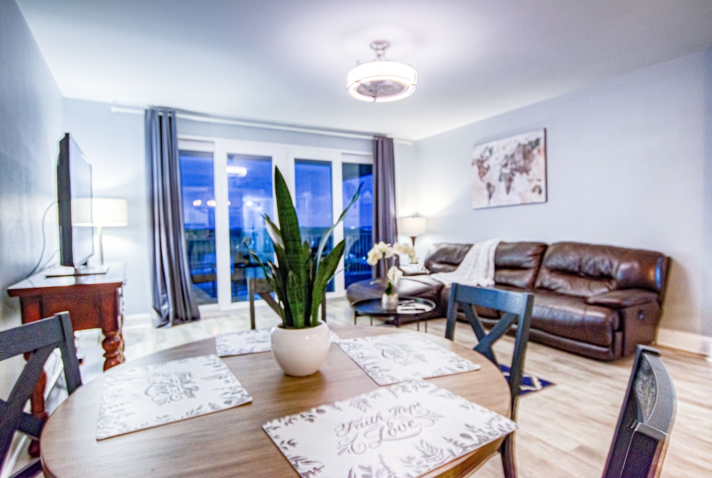 Laketown Wharf Resort by Aneliya's Rentals - photo 387