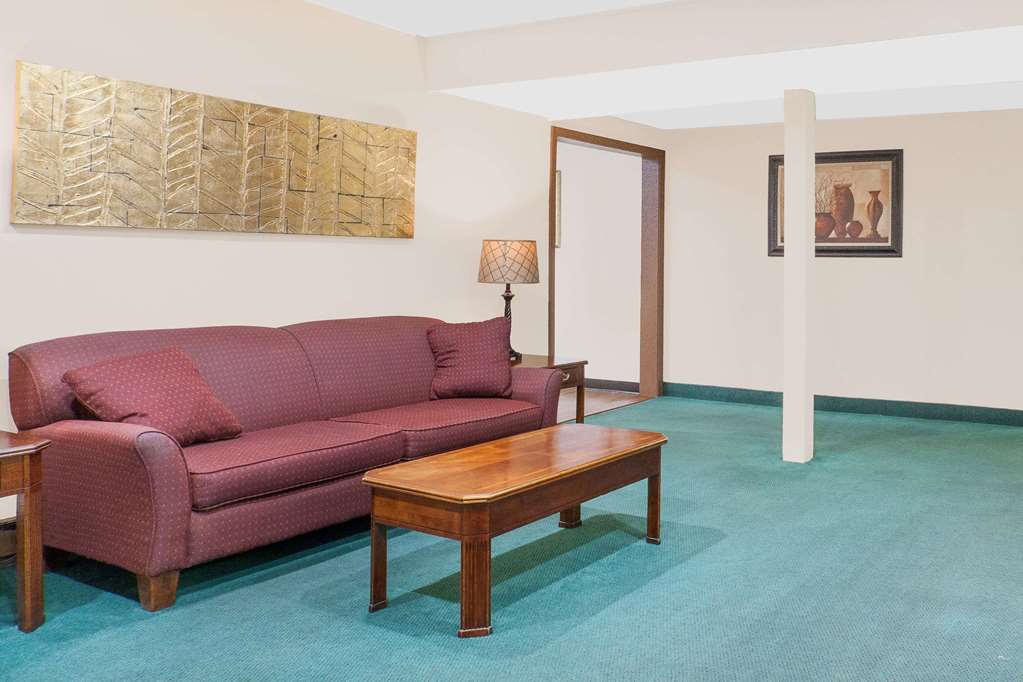 Super 8 by Wyndham Middletown - photo 3