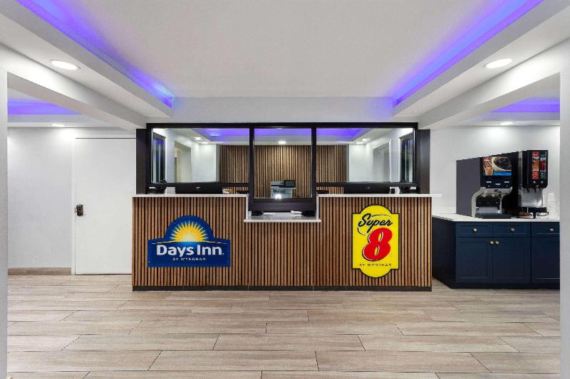 Super 8 By Wyndham Baltimore Northwest - photo 6