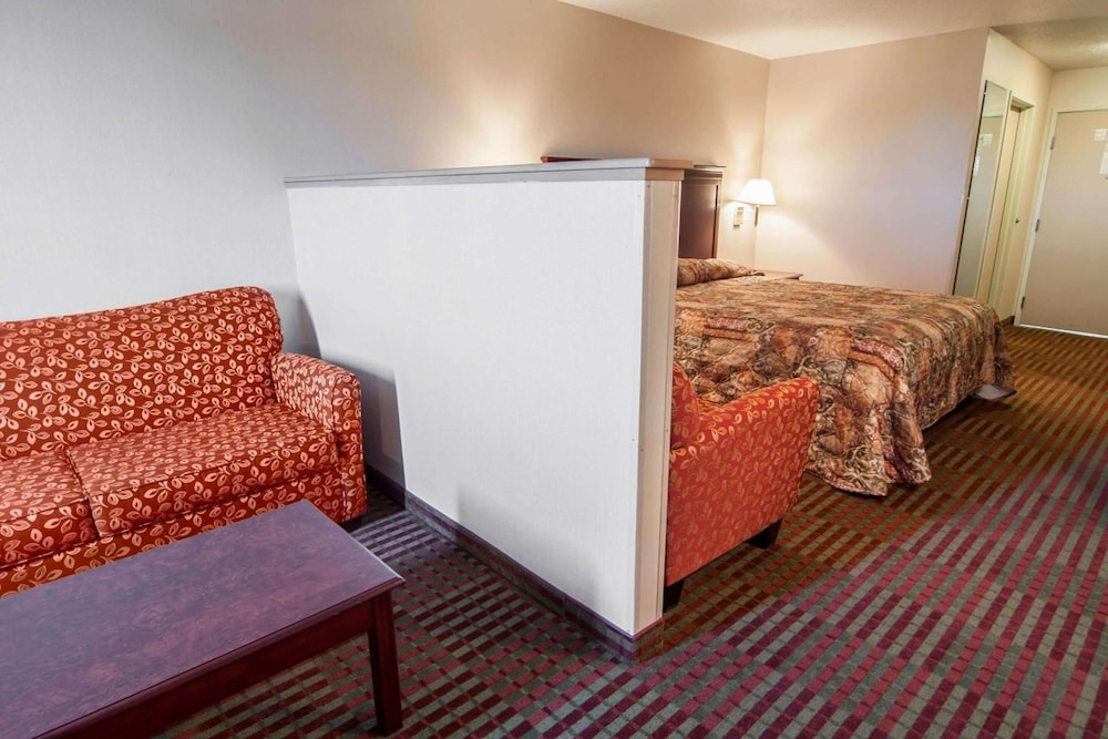 Bridgeway Inn & Suites Sublimity - photo 17
