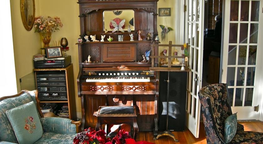 Old Tower House Bed & Breakfast - photo 2
