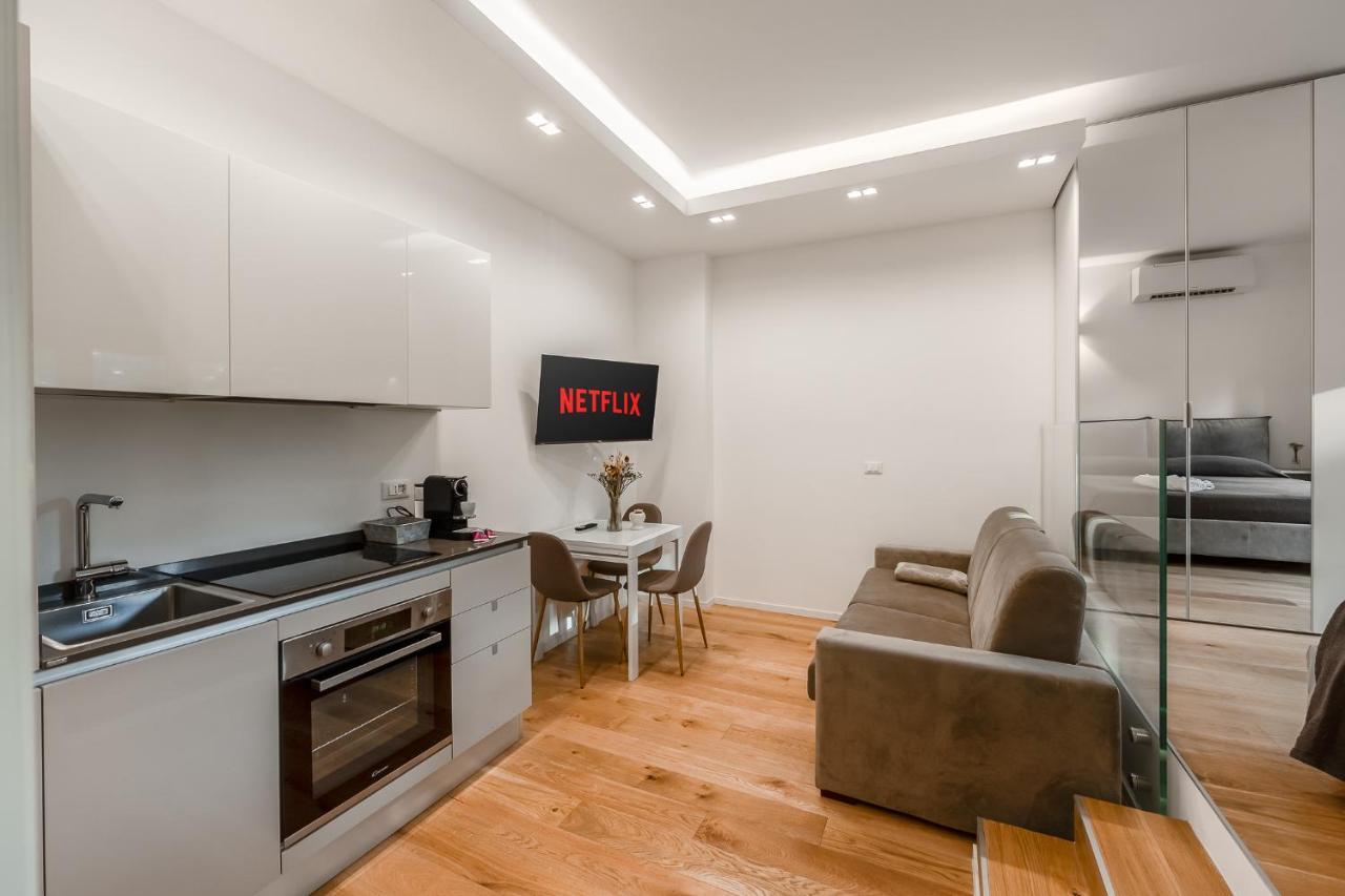 Duomo And Navigli Cozy And Quiet Apartment with Park View — 4-Star Luxury Hotel in Milan, Italy