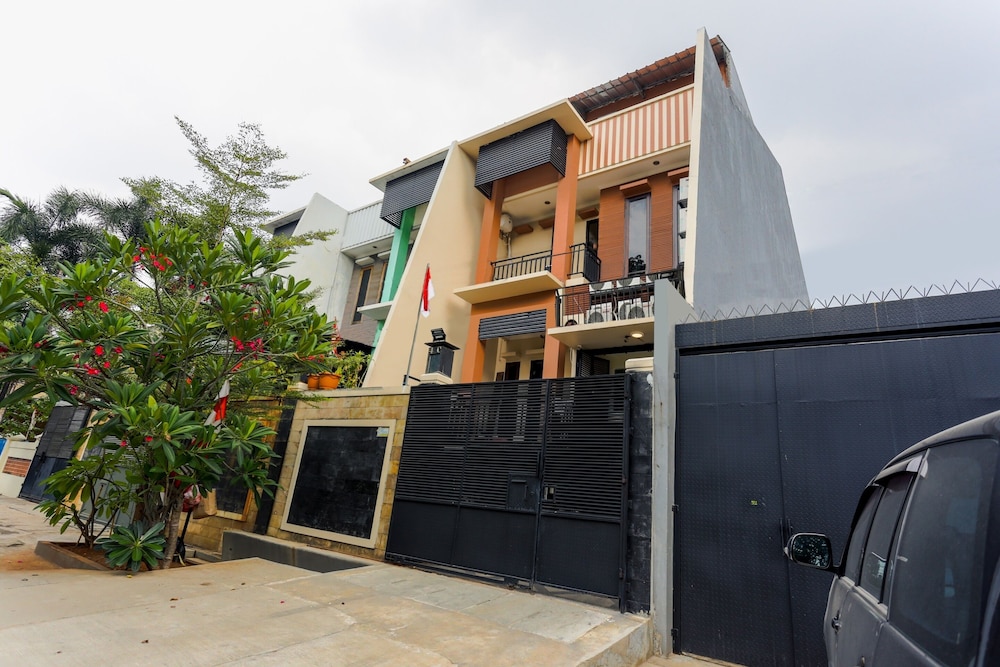 Hotel O Point Inn - last minute hotel in Jakarta