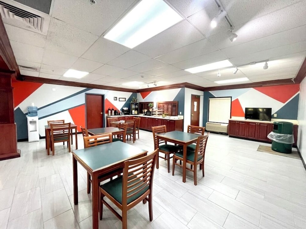 Grand Vista Hotel and Suites - photo 34