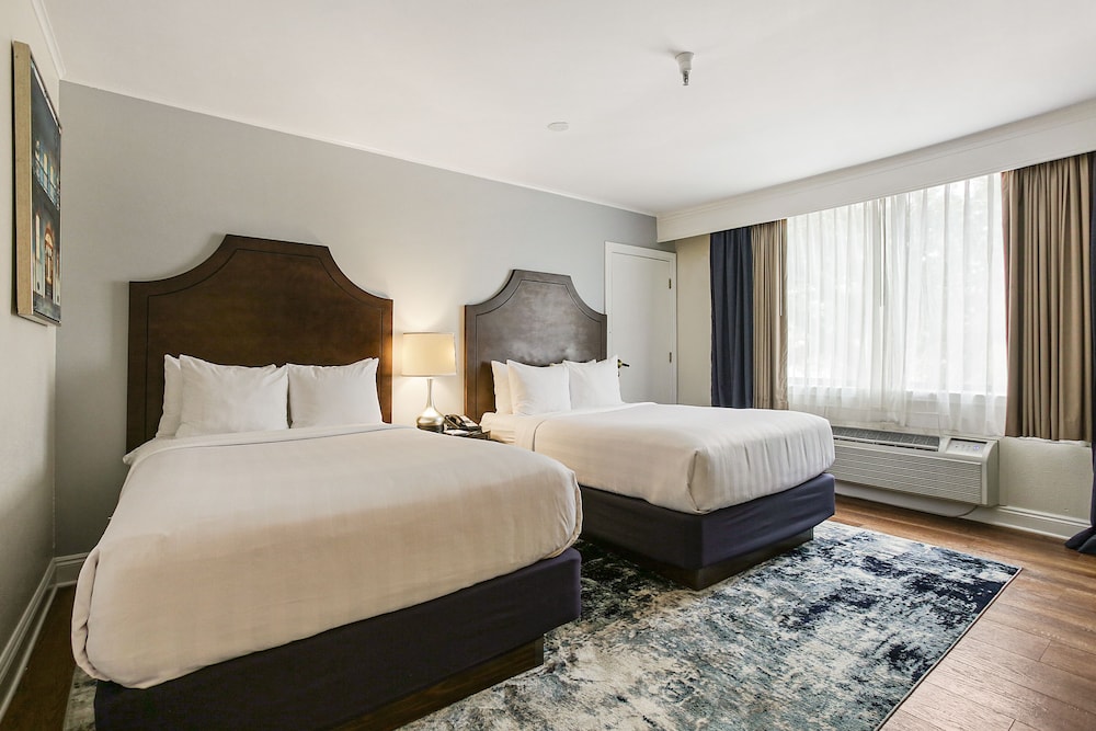 St. Charles Inn - photo 4