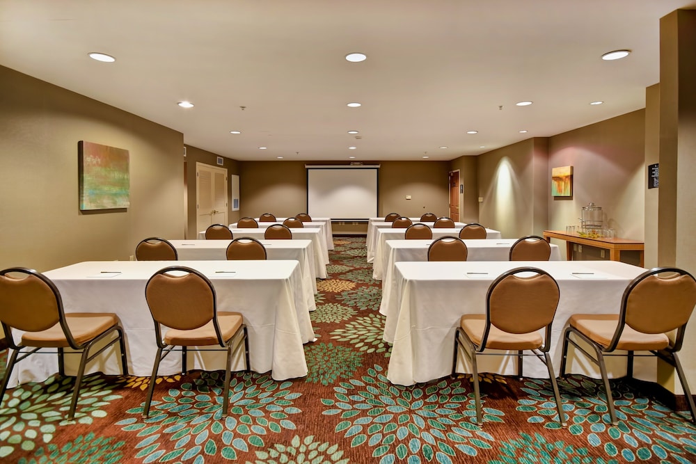 Staybridge Suites Madison East by IHG - photo 32