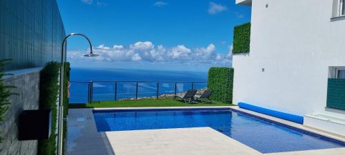 Casa Mar Azul — 4-Star Luxury Hotel in Arco Da Calheta, Portugal