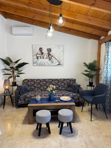 Alleyhouse 83 — hotel in Kremasti
