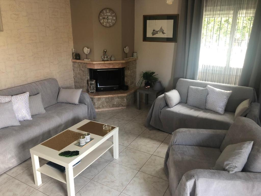Sozopoli Hawaii Beach House — 4-Star Luxury Hotel in Nea Triglia, Greece
