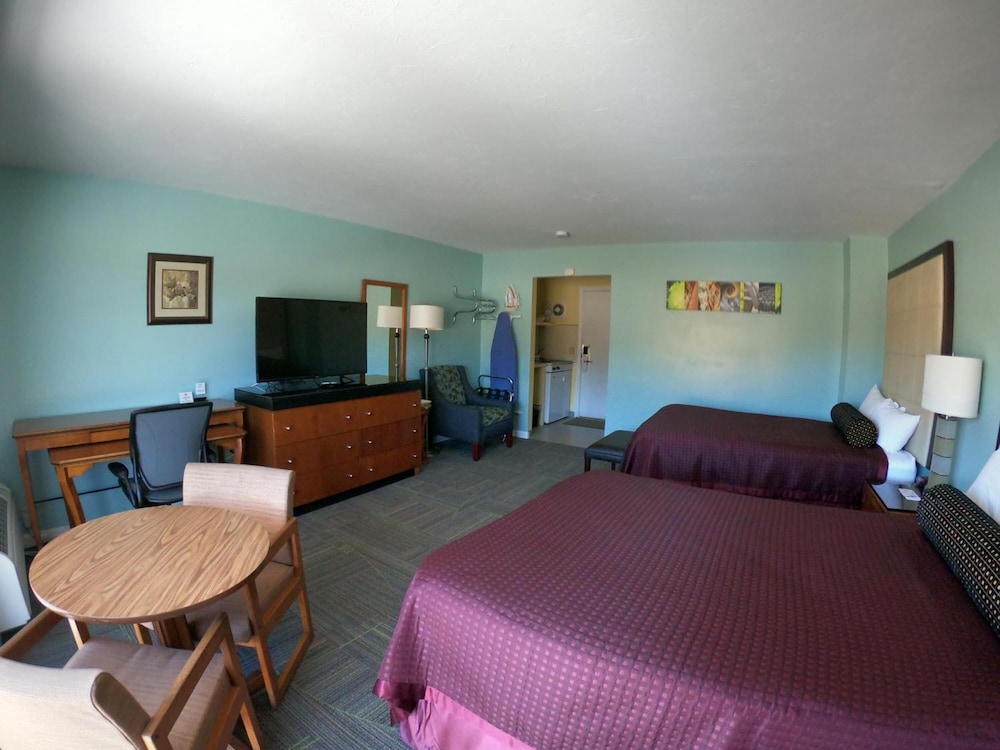 Copper Lantern Motor Lodge - photo 26