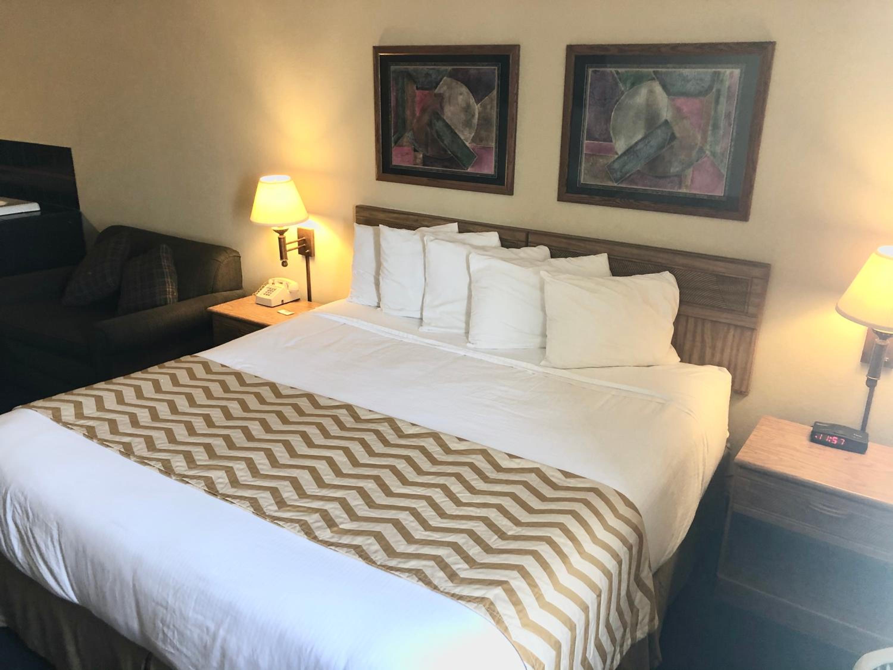 Travelodge by Wyndham Grand Island - photo 17