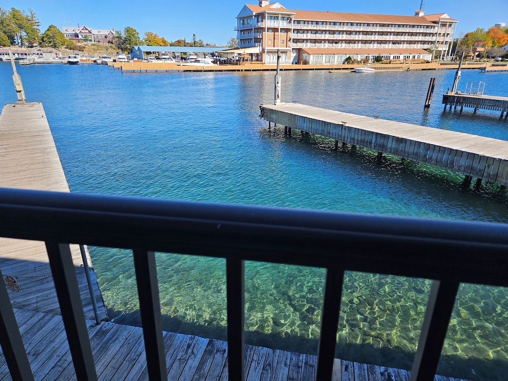Capt. Thomson's Resort - photo 41