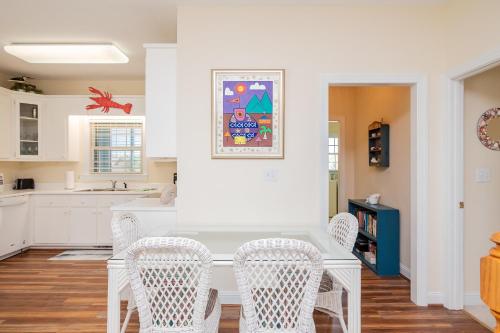 Beach Joy by Oak Island Accommodations - photo 45