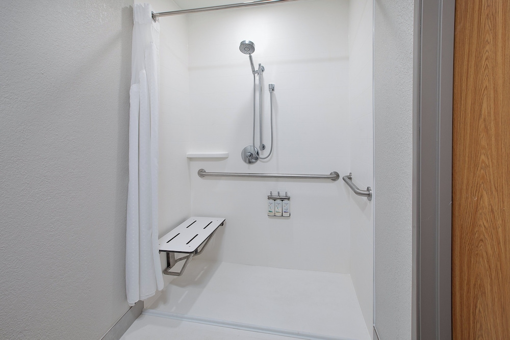 Holiday Inn Express Tuscola an IHG Hotel - photo 3