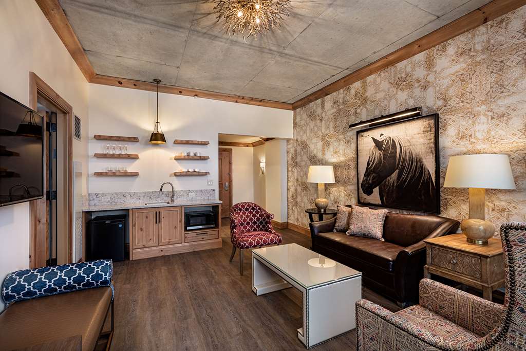Brownwood Hotel & Spa - photo 23
