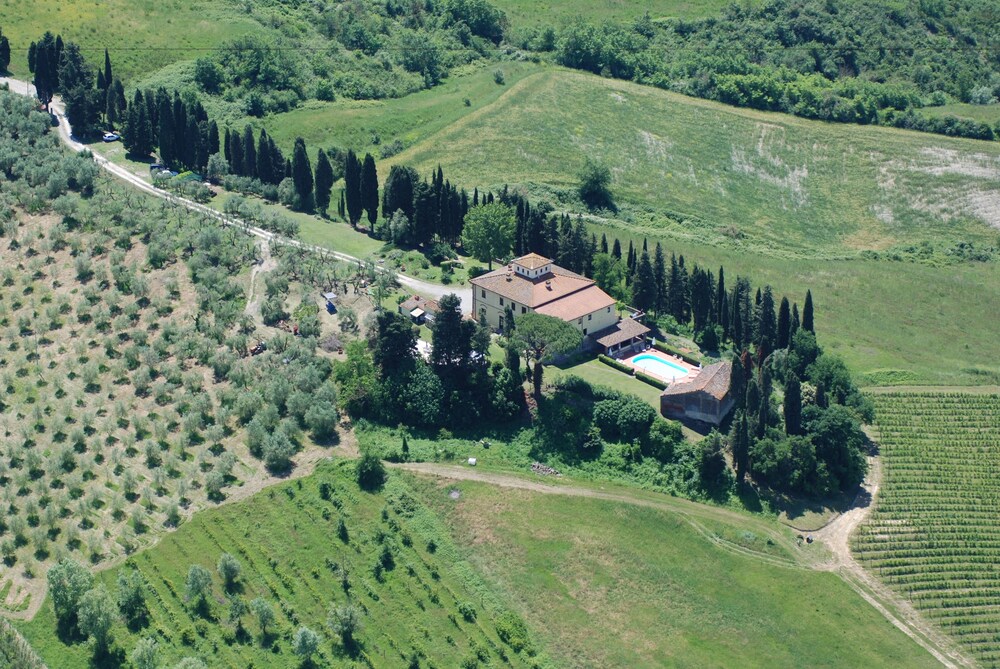 Agriturismo I Moricci — 4-Star Luxury Hotel in Peccioli, Italy