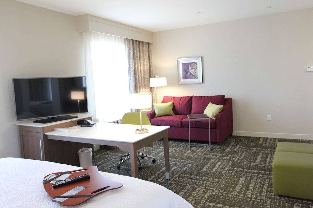 Hampton Inn & Suites Dallas Market Center - photo 14