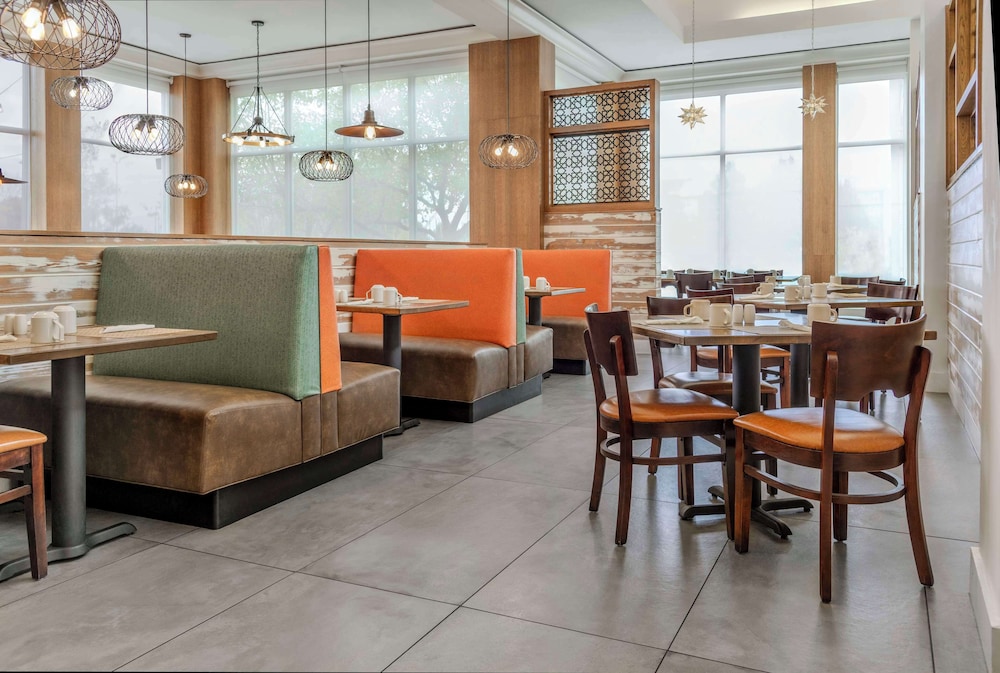 Hilton Garden Inn Denver Airport - photo 35