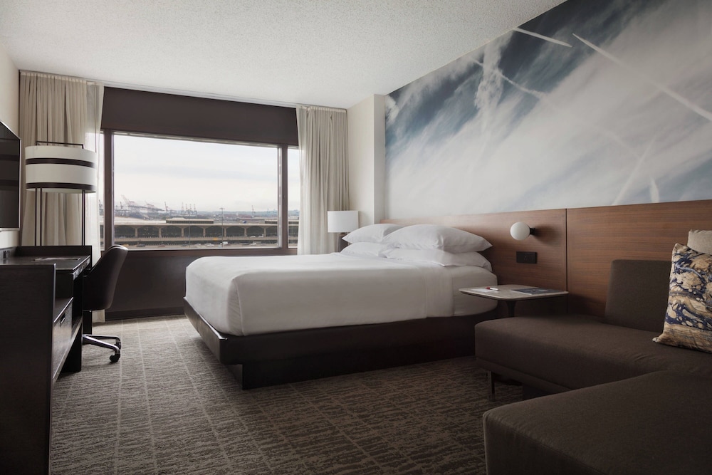 Newark Liberty International Airport Marriott - photo 6