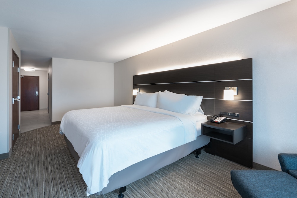 Holiday Inn Express & Suites Trinidad by IHG - photo 20