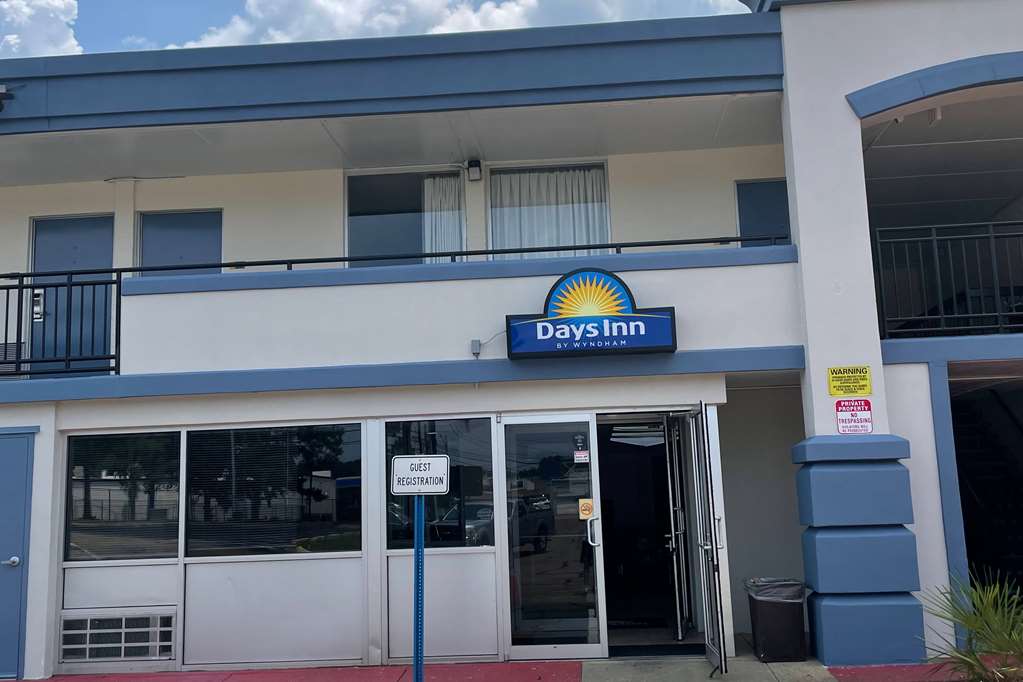 Days Inn by Wyndham Montgomery I 85 - photo 3