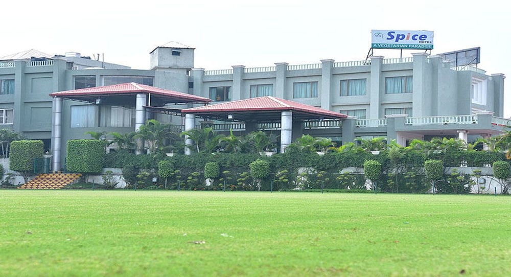 Spice Hotel - last minute hotel in Dehra Dun