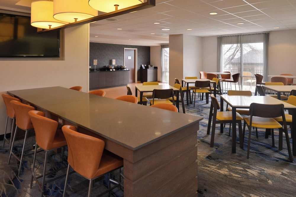 Fairfield Inn & Suites Cedar Rapids - photo 39