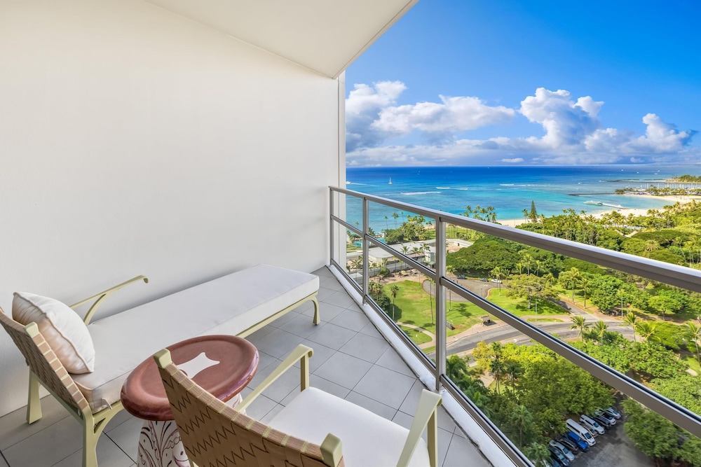 Ka Laʻi Waikiki Beach LXR Hotels & Resorts - photo 78
